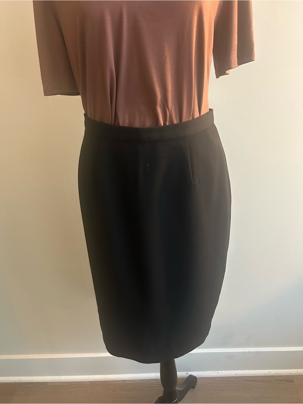 Women's Black Pencil Skirt - Sleek Professional Fit